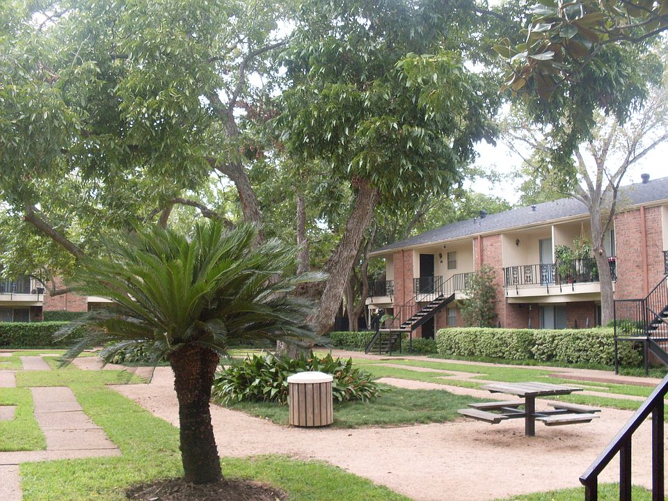 2nd image of 6666 Chetwood Dr APT 178