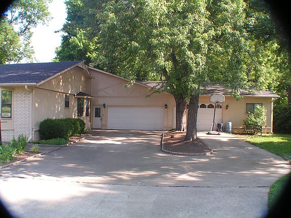 3rd image of 1510 E Overcrest St