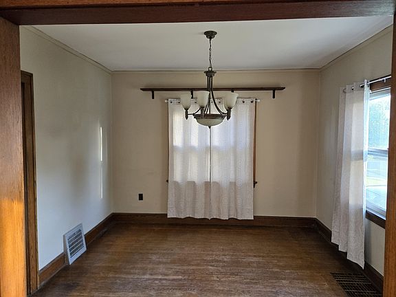 5th image of 115 17th St SW