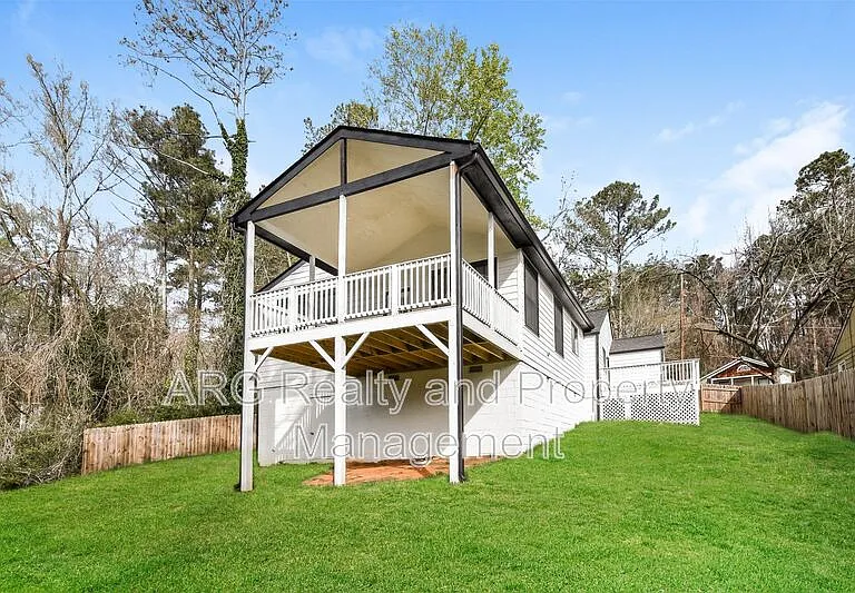 2215 Lang Dr SW — Photo 17