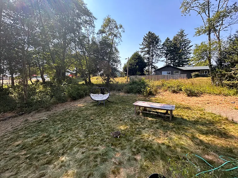 401 Redwood St — Photo 4