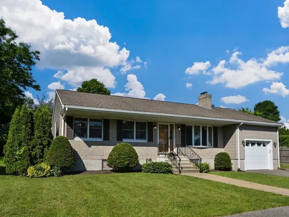 27 Diane Rd, Peabody, MA 01960