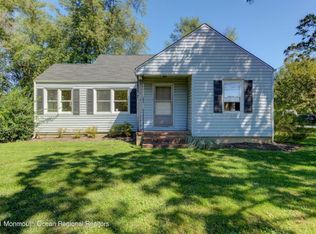 636 Squankum Yellowbrook Rd, Farmingdale, NJ 07727