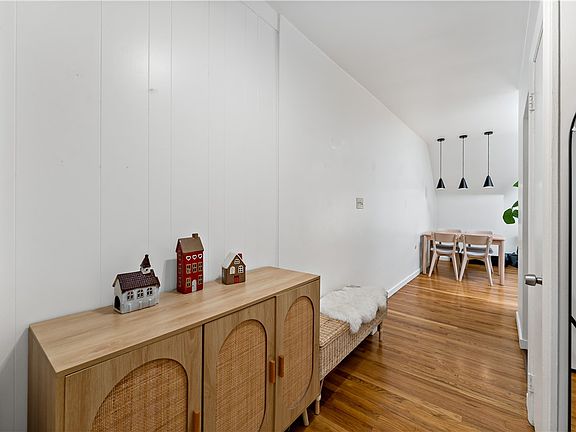 4th image of 400 S Highland Ave APT 10