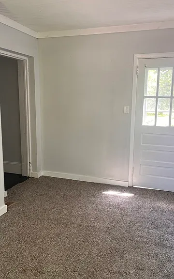 116 Rowland Cir — Photo 7