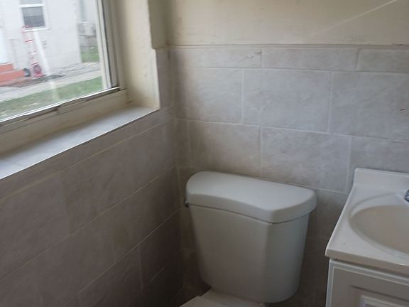 5th image of 2638 Johnson St #57