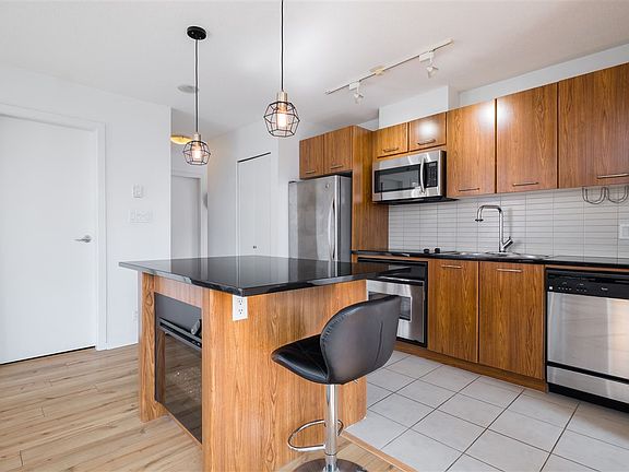 3rd image of 1199 Seymour St #608