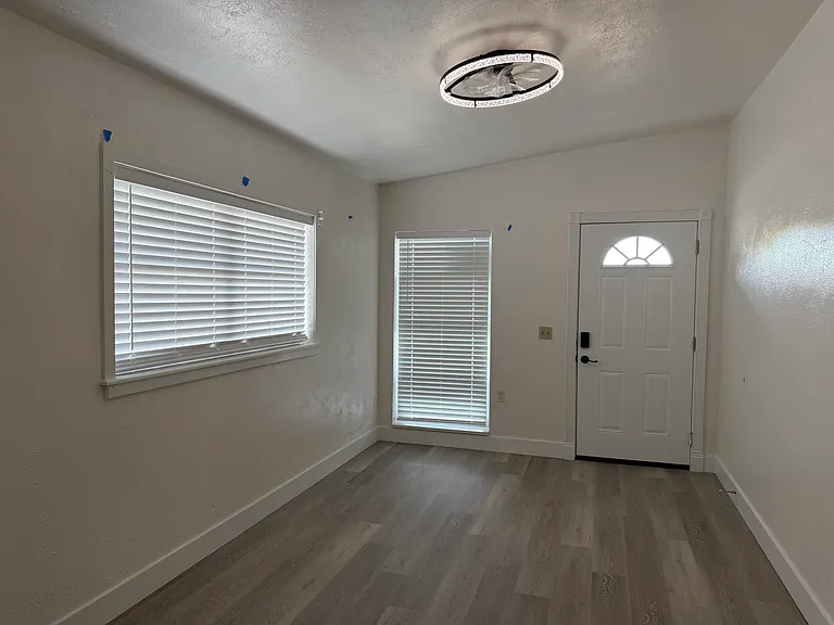 2500 Myrtle Ave — Photo 6