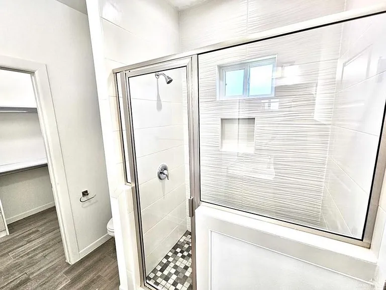 3912 Ventura Ave #1 — Photo 7