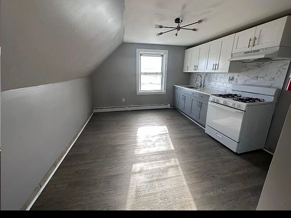 5th image of 952 Lafayette St #3L