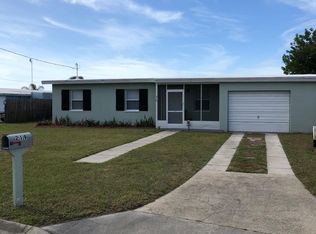 219 Waterway Cir NE, Port Charlotte, FL 33952