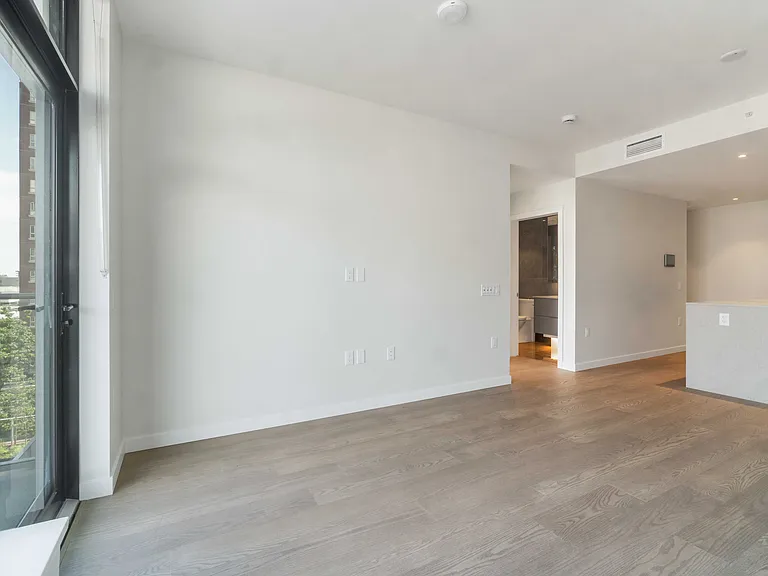 128 W 15th St #D260 — Photo 3