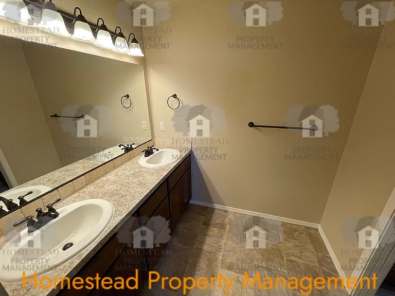 1449-1451 Northgate Dr — Photo 14