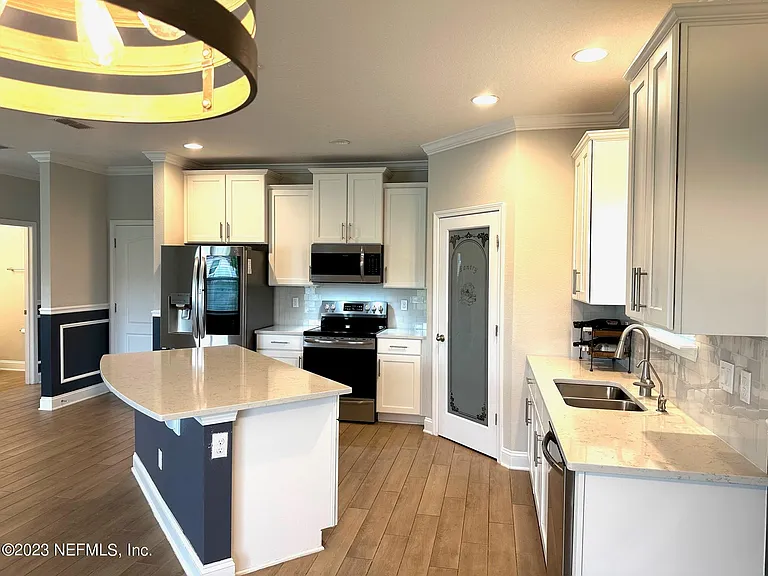 8208 Cape Fox Dr — Photo 12