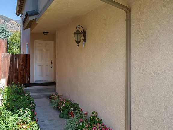 4th image of 14070 Carlton Ln