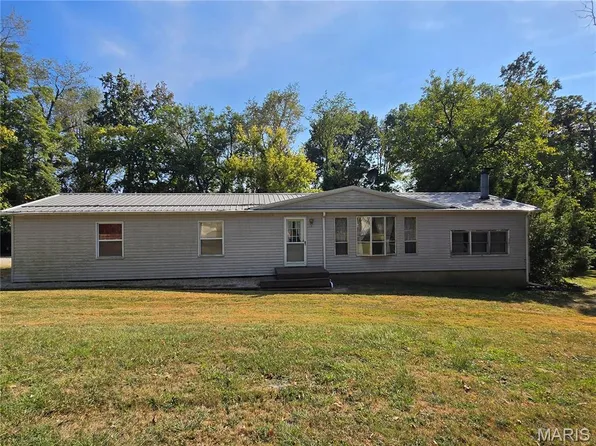 1910 Washington St, Hillsboro, IL 62049