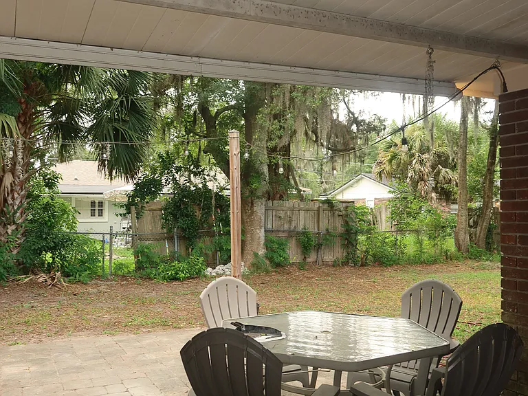 8211 Gwendolyn Rd — Photo 36