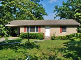 60 N Kennedy St, Metter, GA 30439