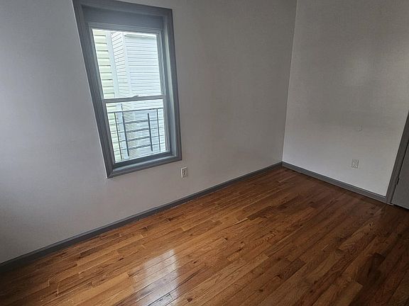 4th image of 179 Virginia Ave