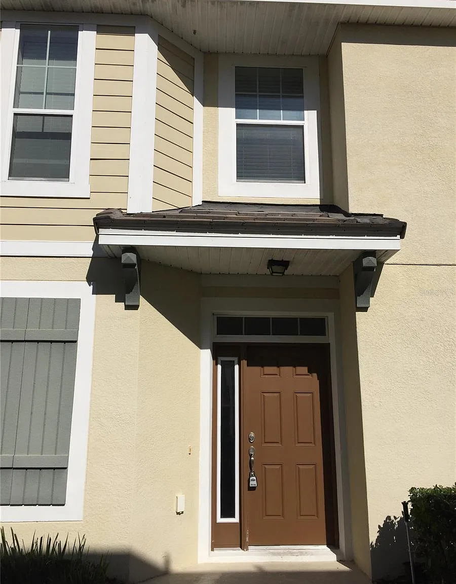 3 bed, 2.5 bath, 2034 sqft, $2,600 — Photo 2