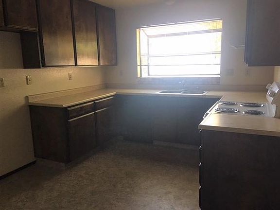 2nd image of 3245 Holly Dr #A