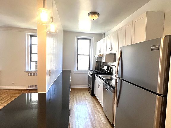 4th image of 111 W 94th St APT 5E