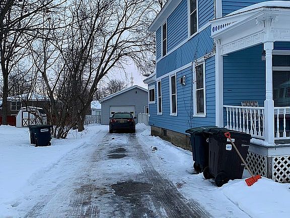 2nd image of 11 Grant St
