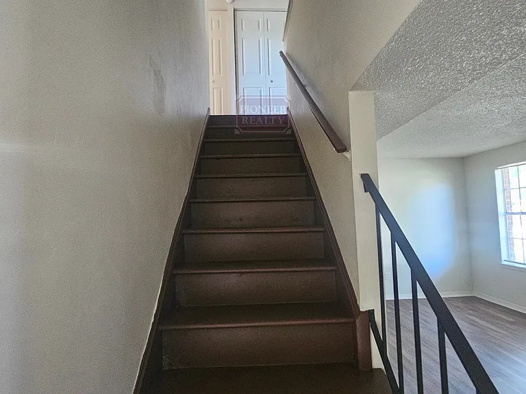 1919 Repp Ct — Photo 7