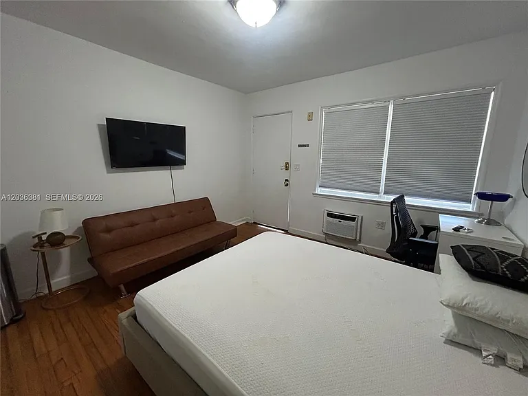 300 Sunset Dr #15 — Photo 4