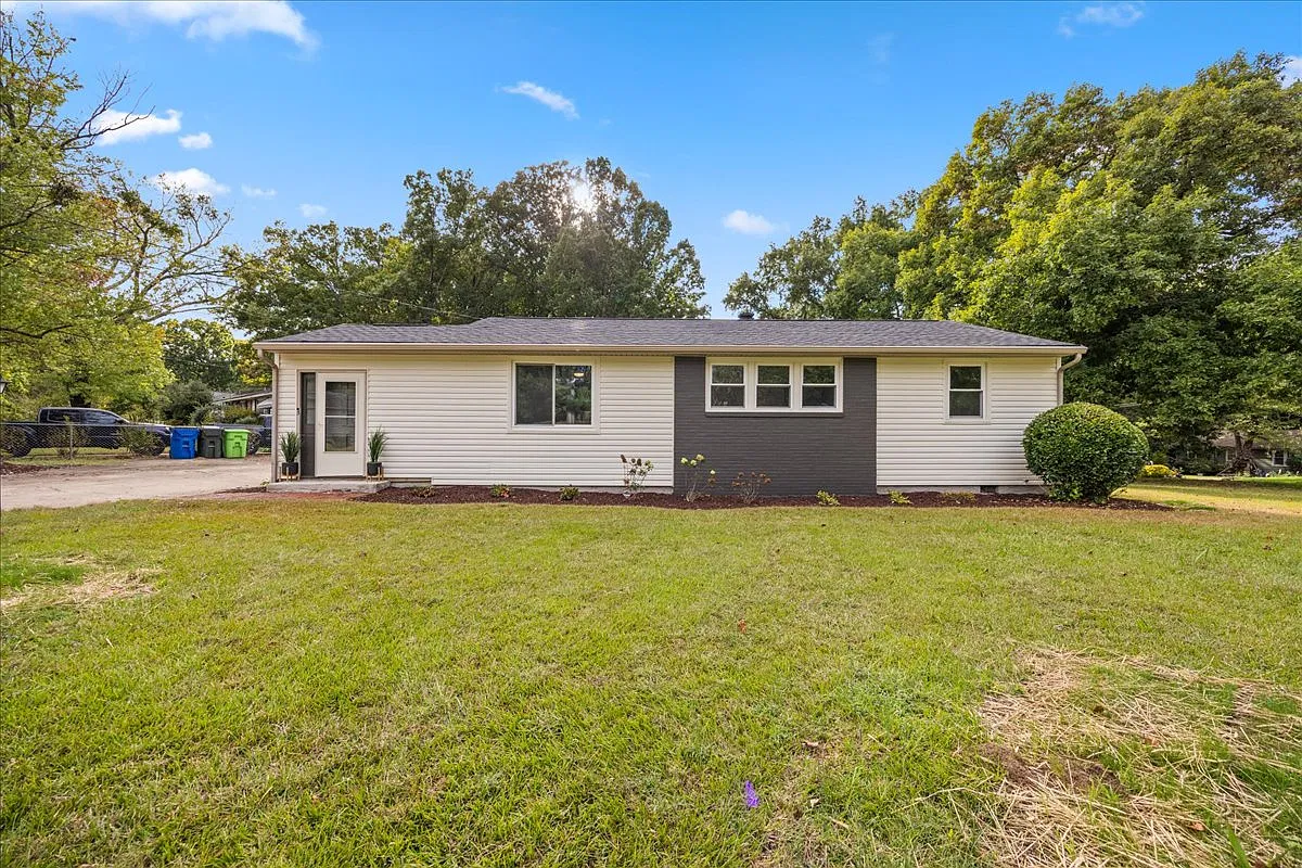 3 bed, 1197 sqft, $1,900 — Photo 4
