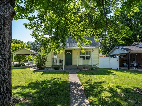 2008 S Washington St, Siloam Springs, AR 72761