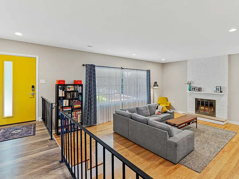 30 S Oak Forest Dr — Photo 2