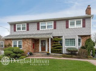 875 Putnam Ave, Merrick, NY 11566