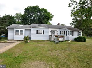 16 Nicholas St, Pemberton, NJ 08068