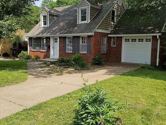 3rd image of 1025 Hawthorne Pkwy