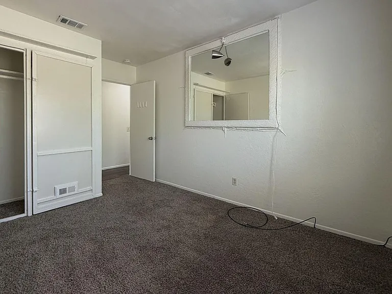11231 Reddiford Ct — Photo 10