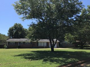 3401 Oakmont Ave NW, Huntsville, AL 35810