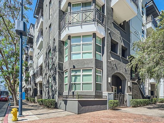 3rd image of 525 11th Ave Unit 1311