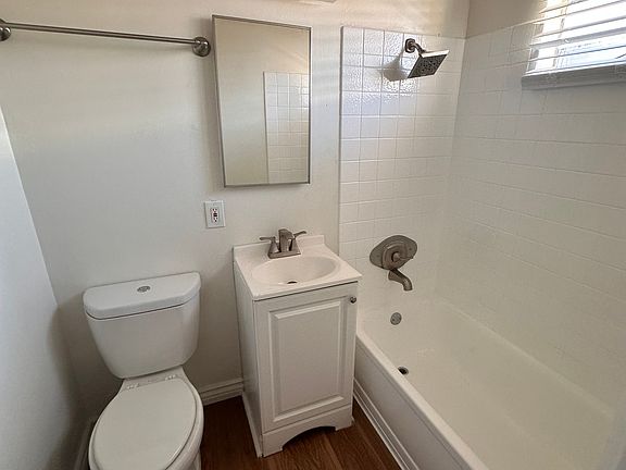 5th image of 1336 E Hellman St #5A