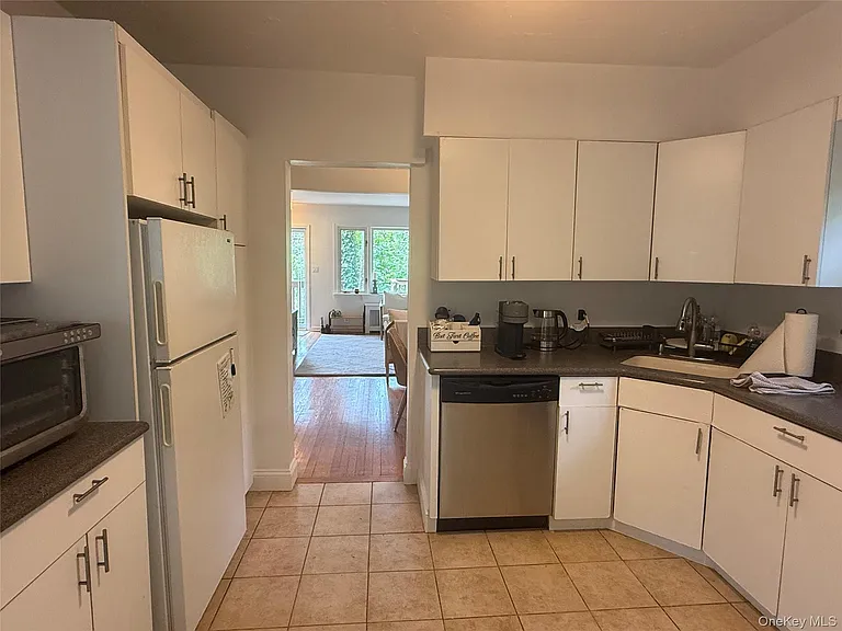 19 Cotswold Dr — Photo 8