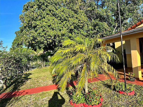 4th image of 5300 SW 6th St