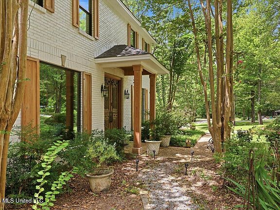 5th image of 145 Wynndale Lake Rd