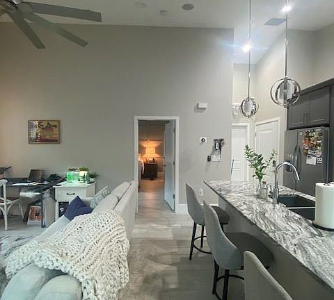 5th image of 2005 E Central Blvd APT C