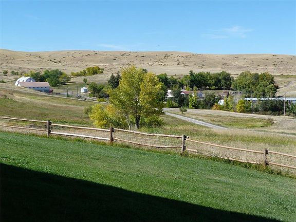 4th image of 366 Highway 10 E