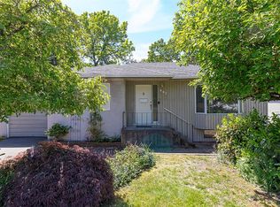 667 Jones Ter, Saanich, BC V8Z 2L6