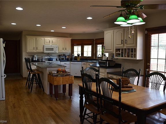 5th image of 2285 Thoroughbred Dr