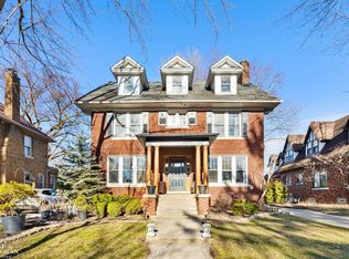 1026 Nottingham Rd, Grosse Pointe Park, MI 48230
