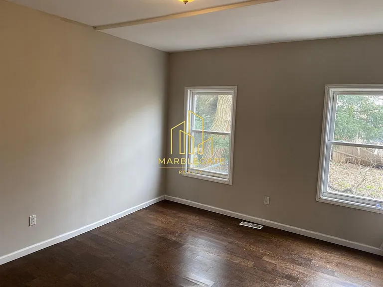 152 S 10th St #33 — Photo 15