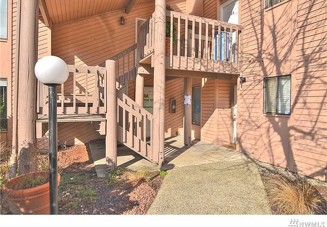 1st image of 10010 NE 122nd St APT A
