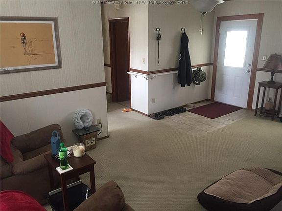 3rd image of 605 Hillsdale Dr